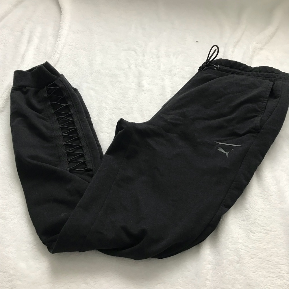 Black sweatpants
